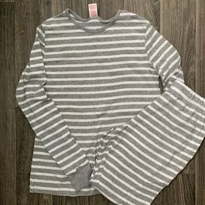 Women’s striped 100% cotton pajama set. Size small